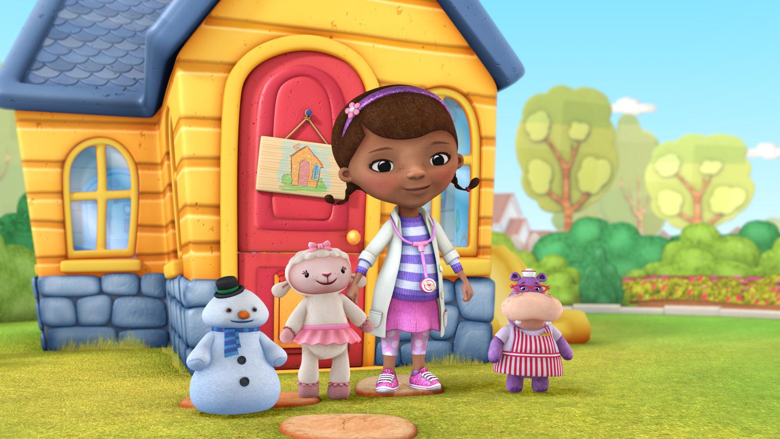 Doc McStuffins standing in front of her clinic with Chilly, Lambie, and Hallie